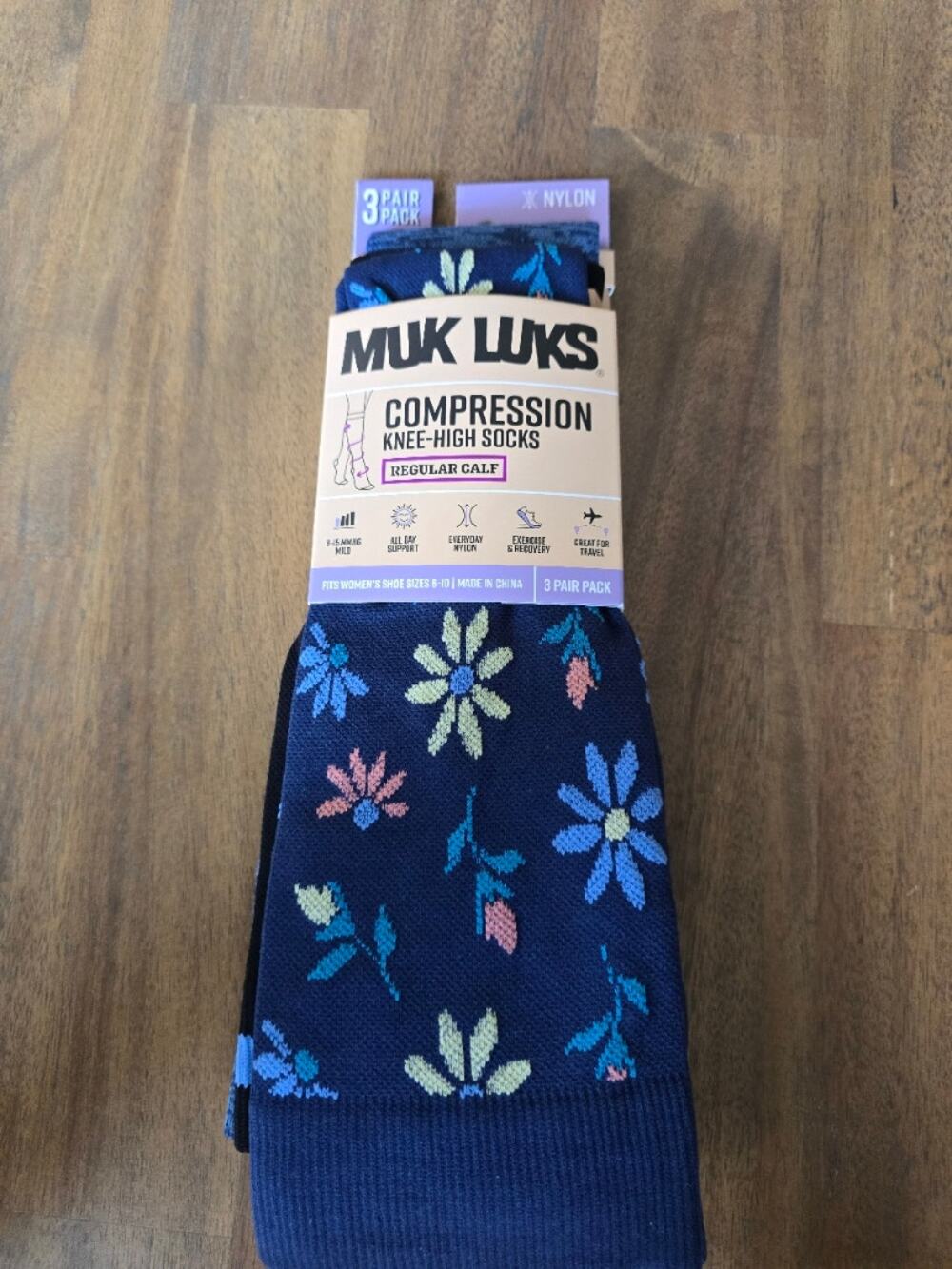 MUK LUKS Women's Regular Width Compression Nylon Knee-High Socks, 3-Pk Size 6-10